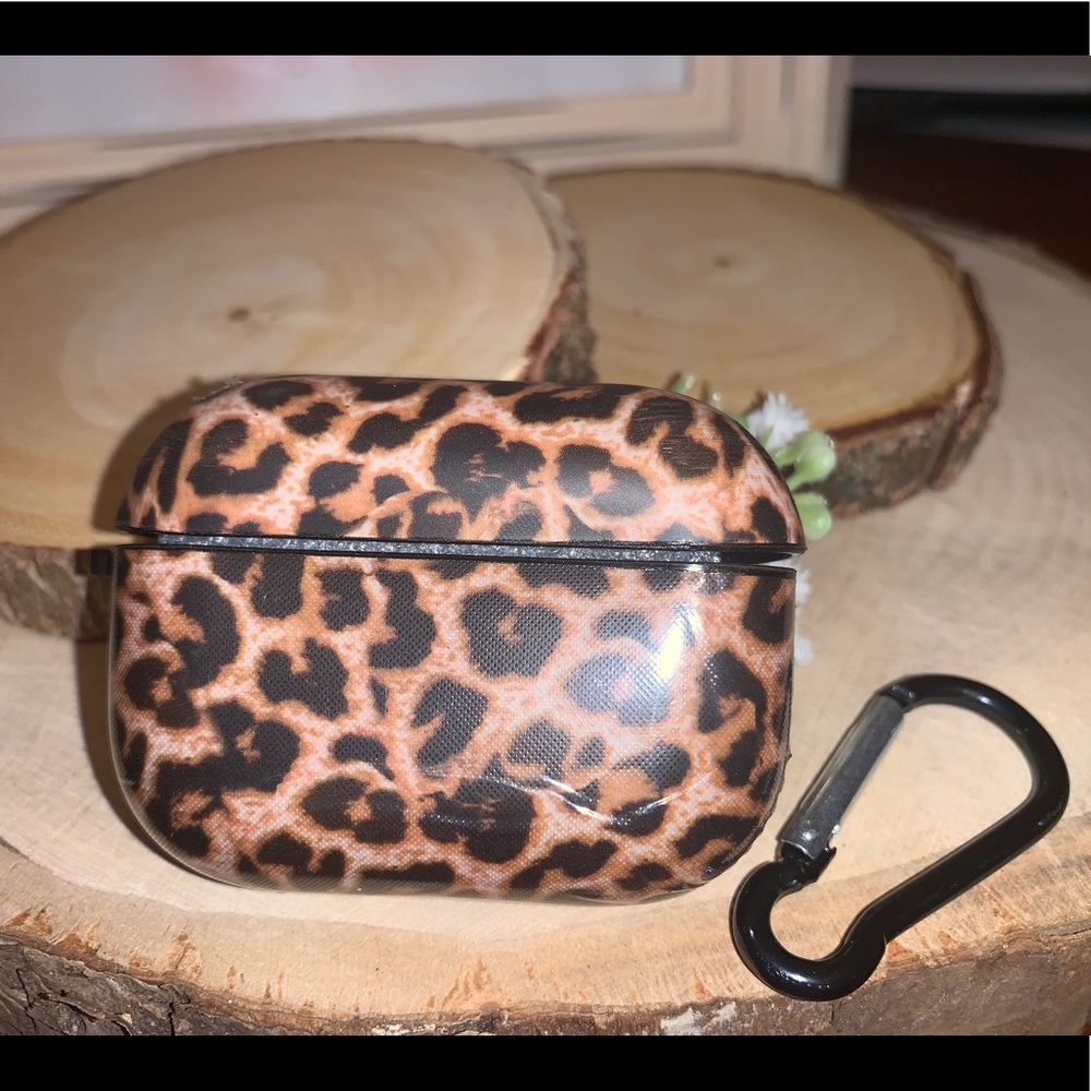 Cheetah print AirPod pro case